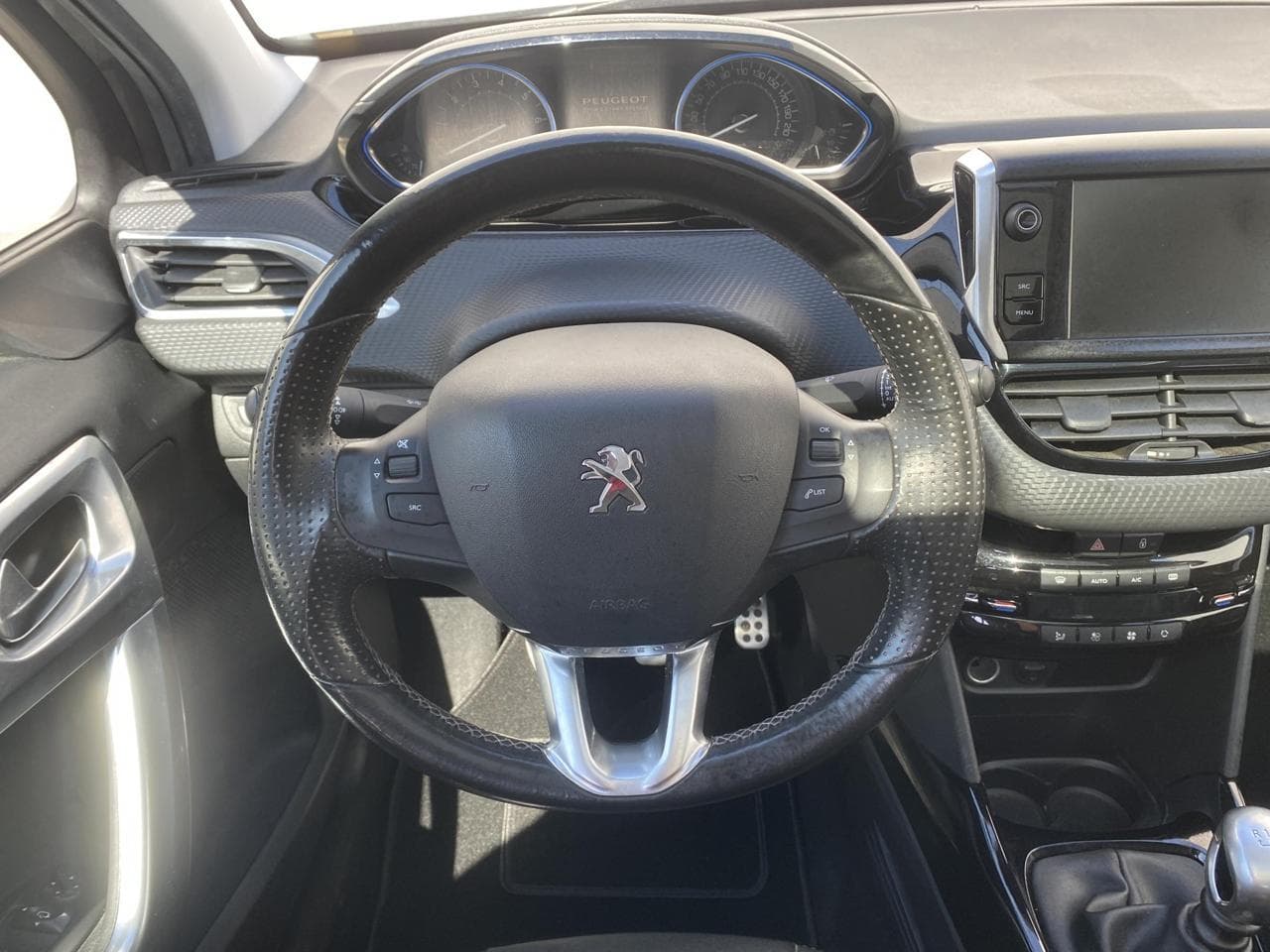 2017 Peugeot 2008 - 18