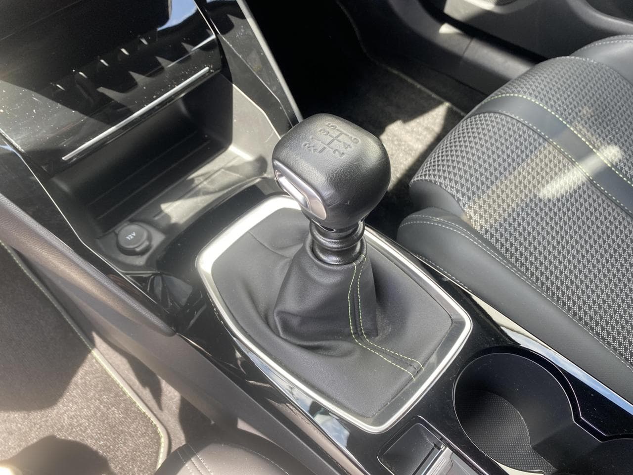2021 Peugeot 2008 - 24