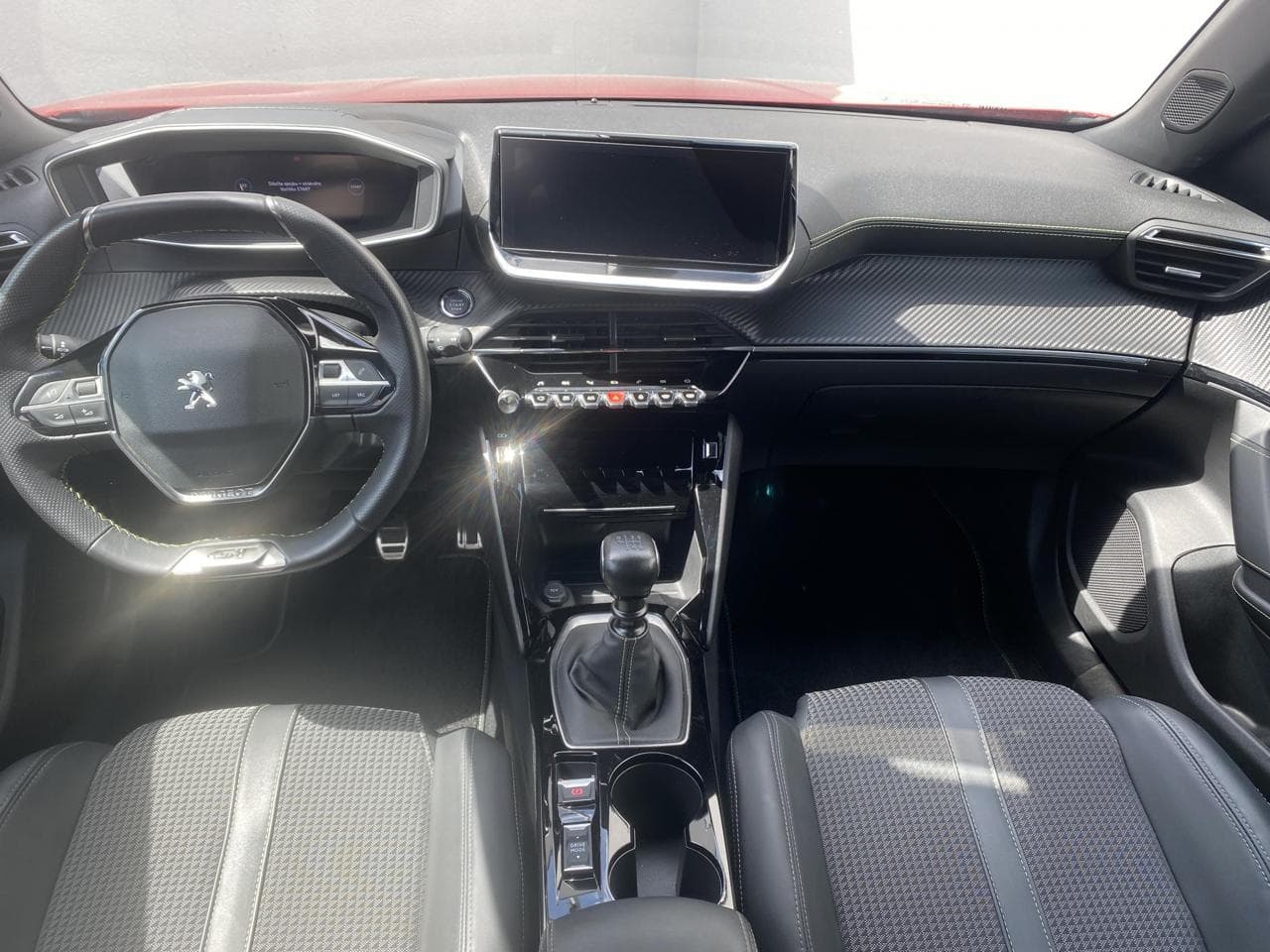 2021 Peugeot 2008 - 12