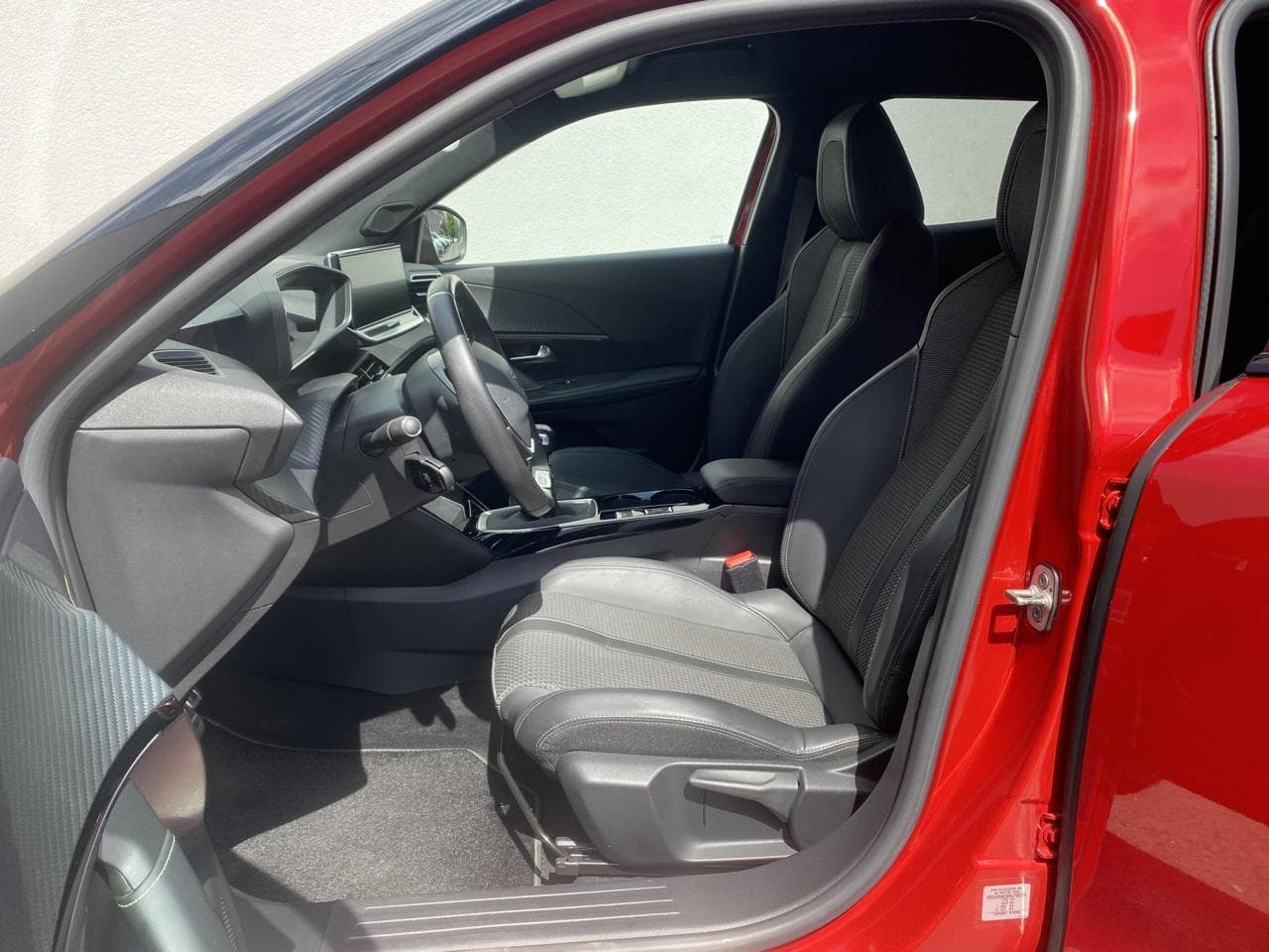 2021 Peugeot 2008 - 16