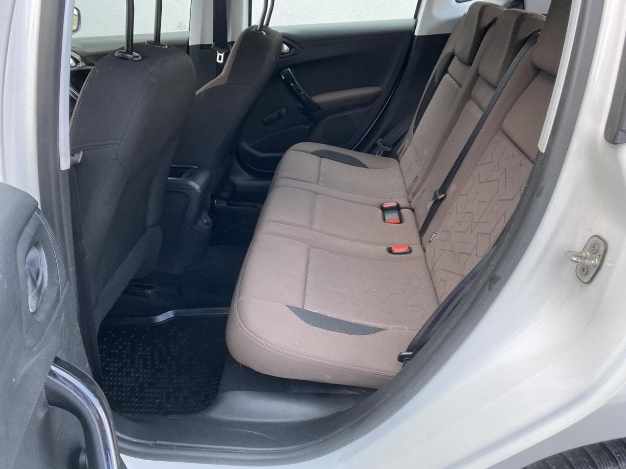 2015 Peugeot 2008 - 10