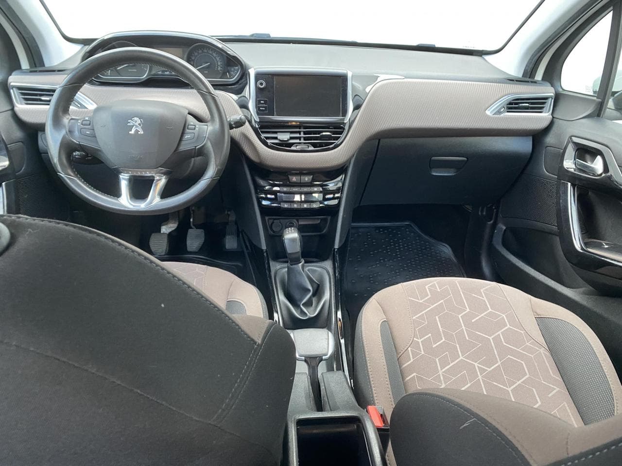 2015 Peugeot 2008 - 8