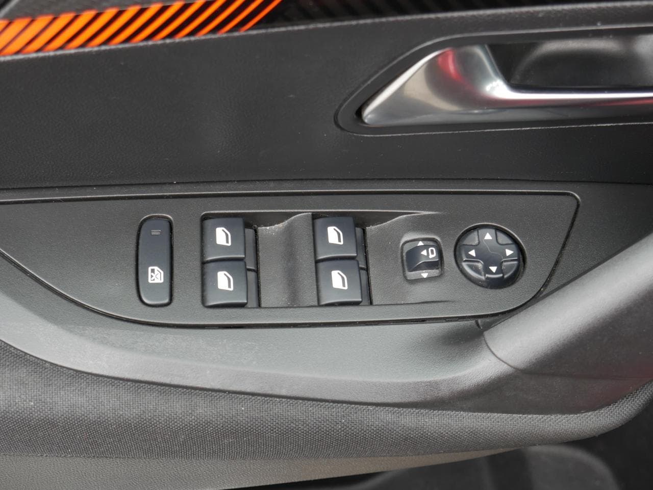 2021 Peugeot 2008 - 11