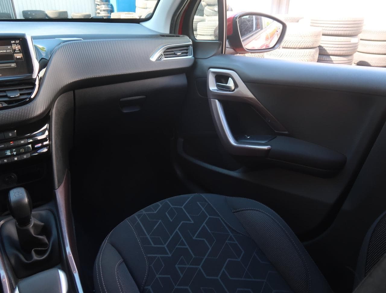 2016 Peugeot 2008 - 11