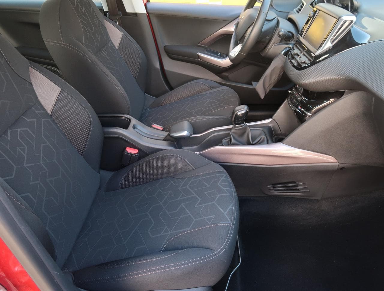 2016 Peugeot 2008 - 12