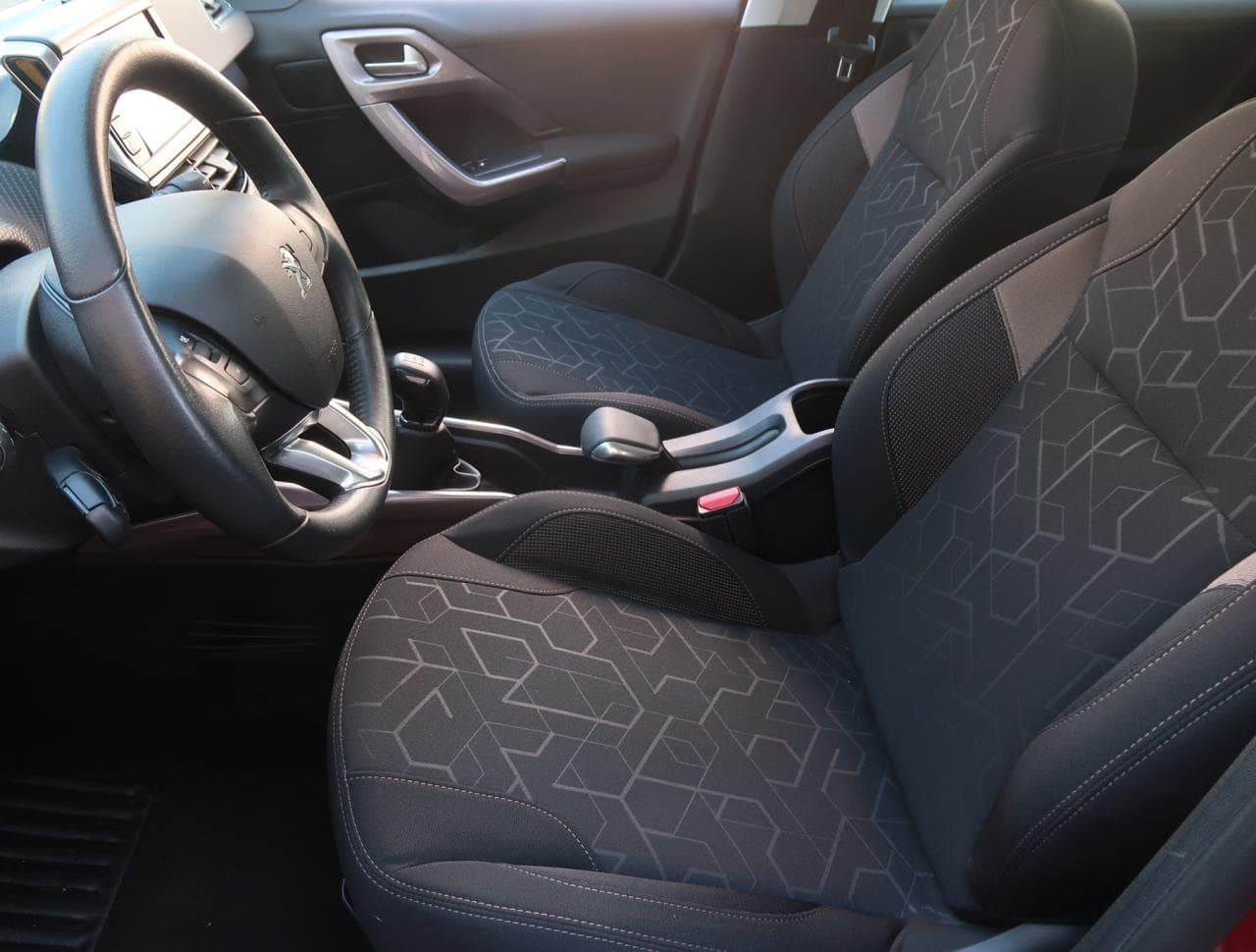 2016 Peugeot 2008 - 16