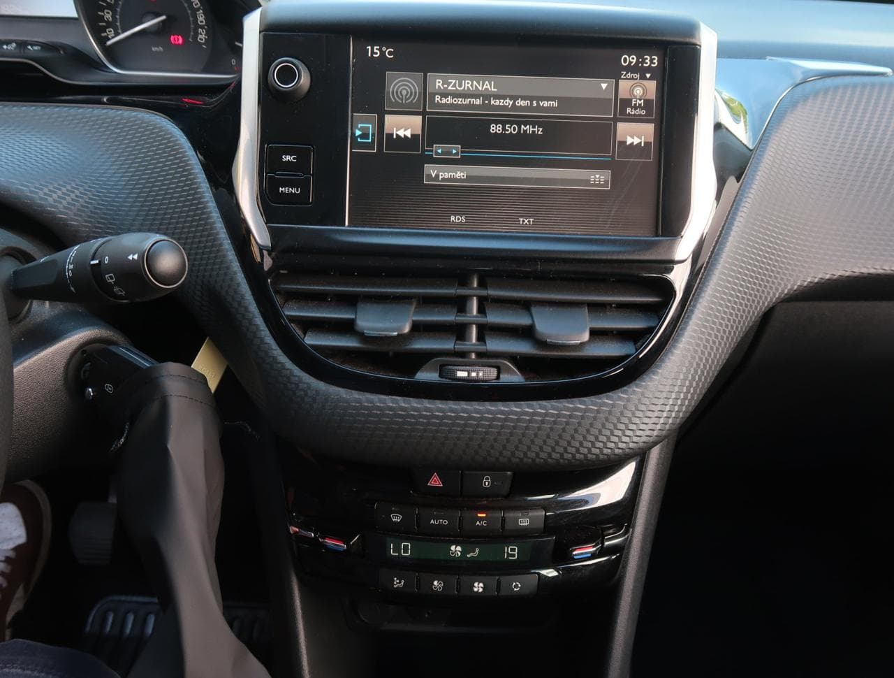 2016 Peugeot 2008 - 18