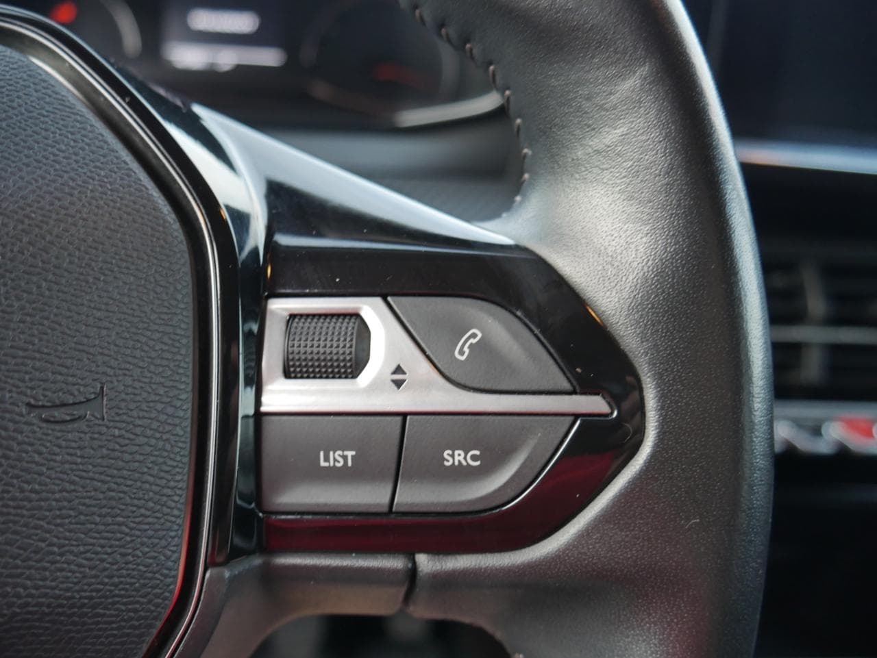 2020 Peugeot 2008 - 19