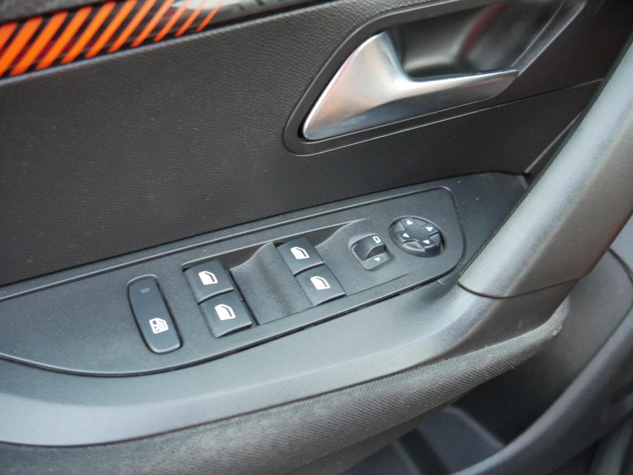 2020 Peugeot 2008 - 13