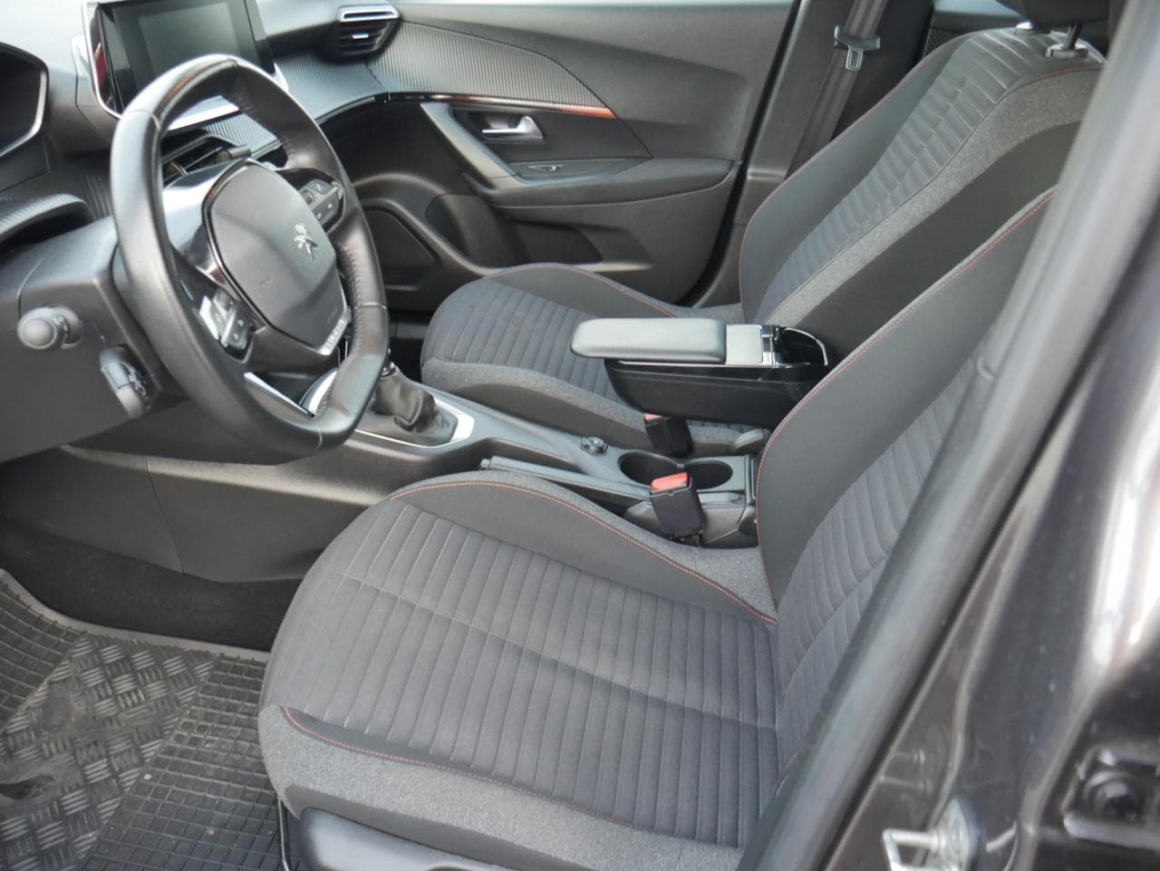 2020 Peugeot 2008 - 9