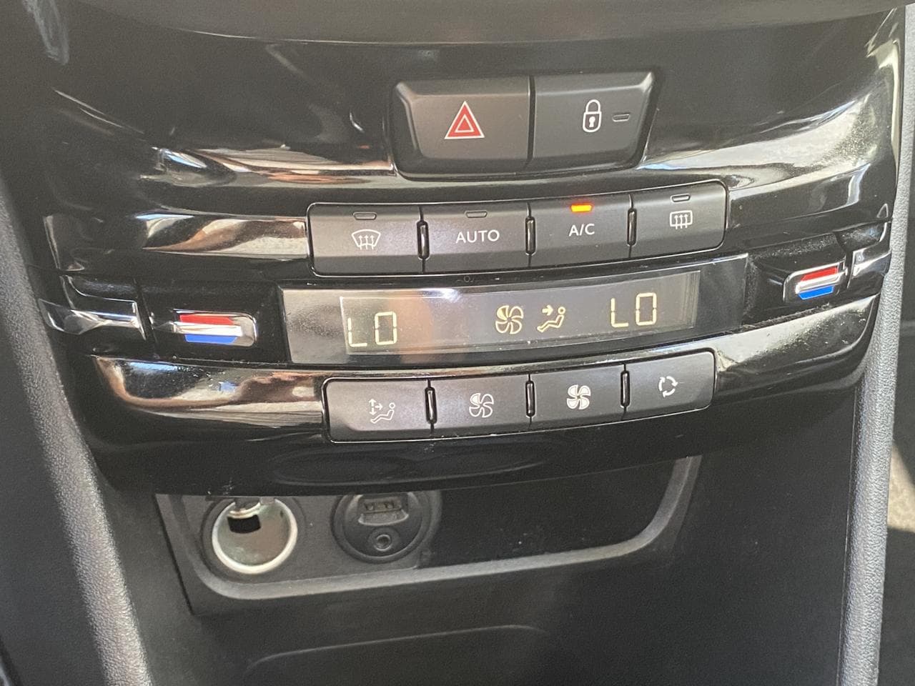 2017 Peugeot 2008 - 14