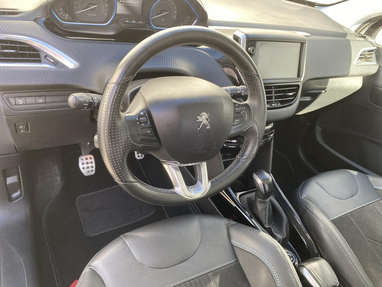 2017 Peugeot 2008 - 12