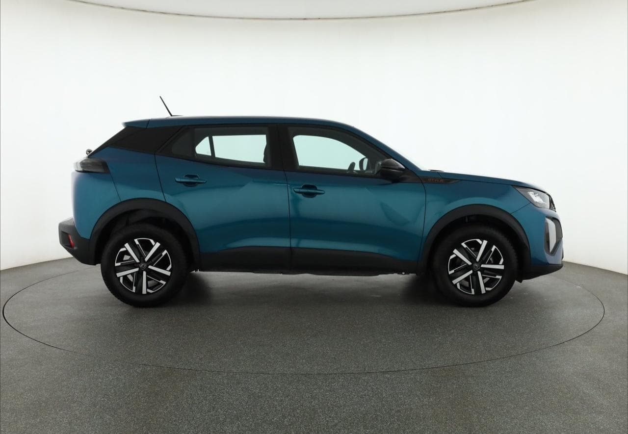 2025 Peugeot 2008 - 18