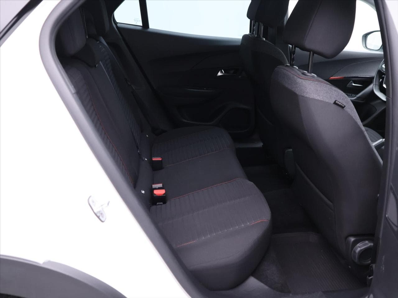 2021 Peugeot 2008 - 12