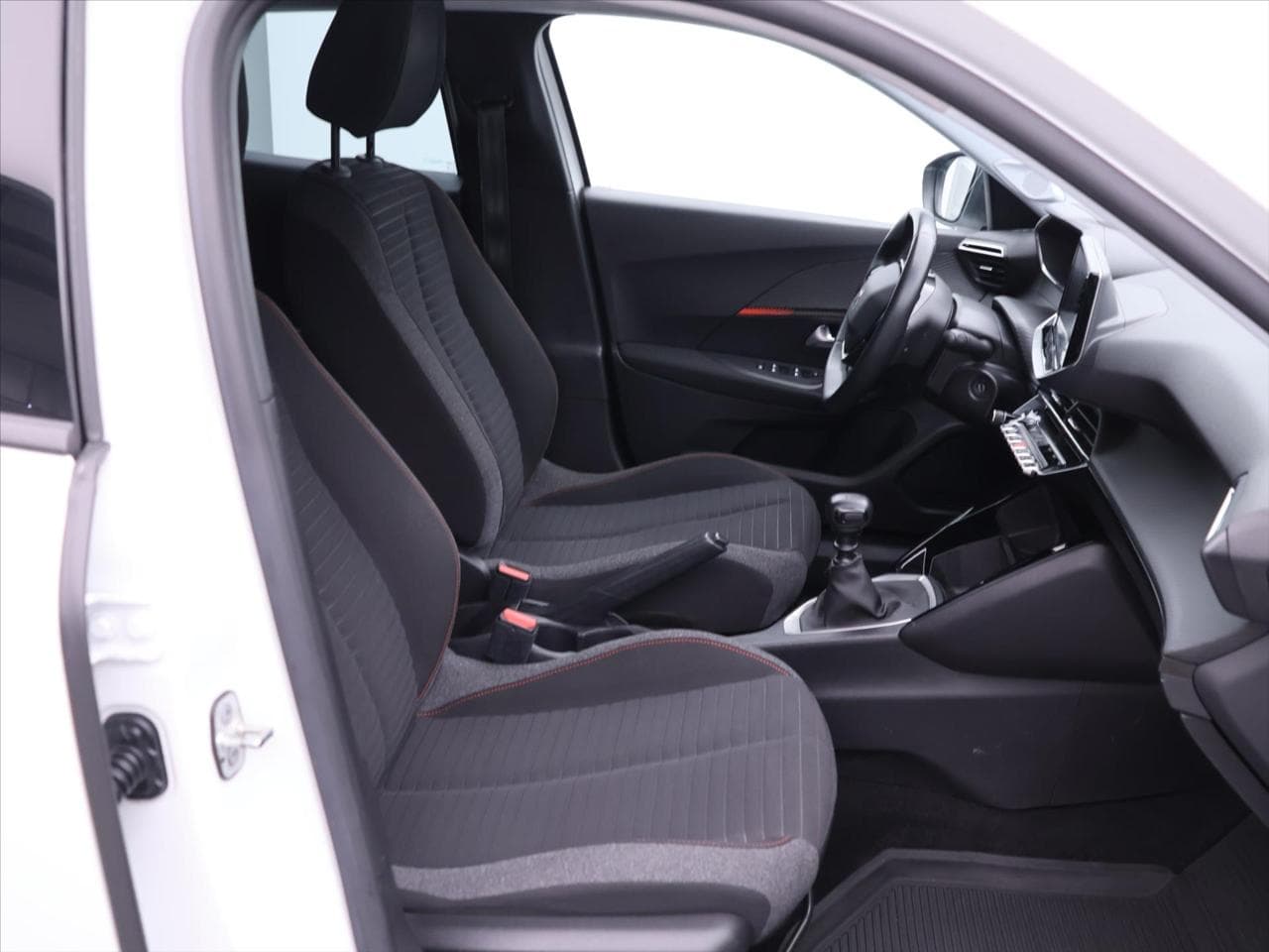 2021 Peugeot 2008 - 11