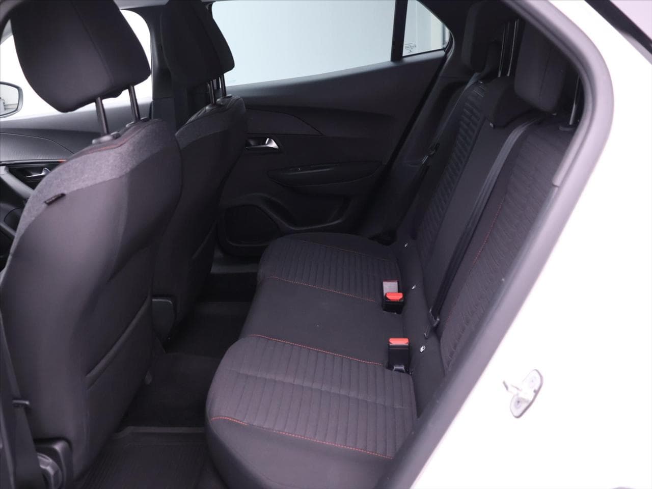 2021 Peugeot 2008 - 13