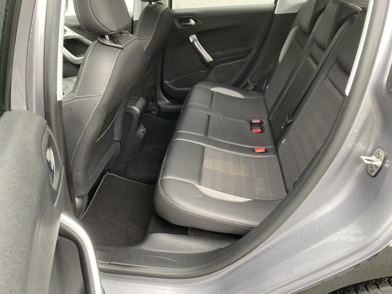 2019 Peugeot 2008 - 18