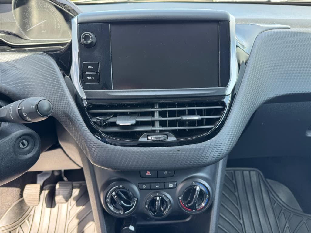 2018 Peugeot 2008 - 18