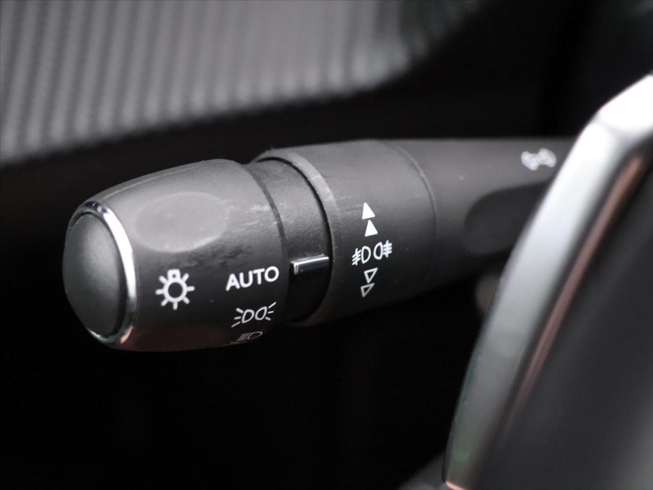 2020 Peugeot 2008 - 12