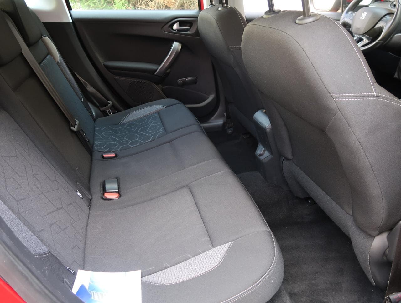 2019 Peugeot 2008 - 13