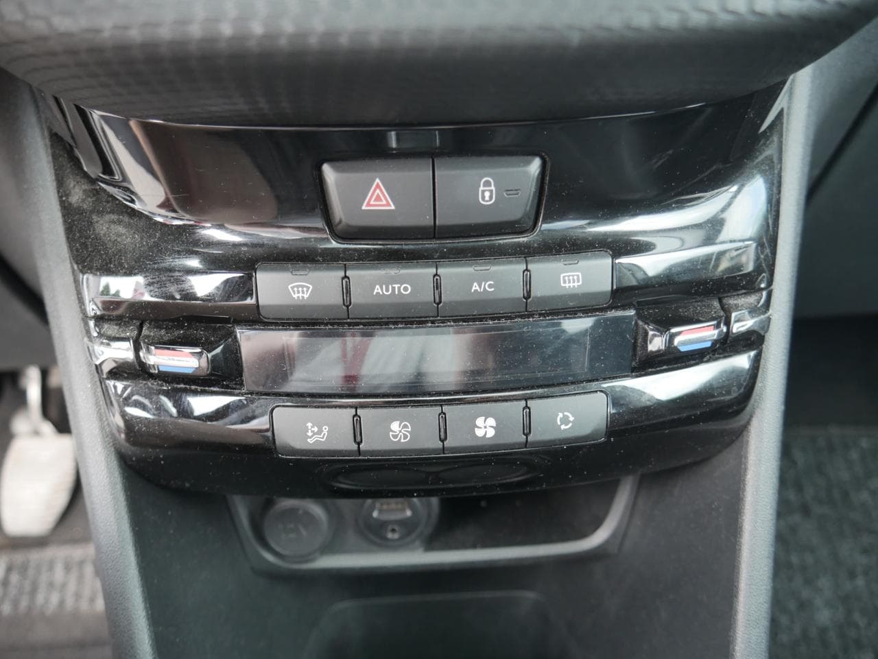 2015 Peugeot 2008 - 15