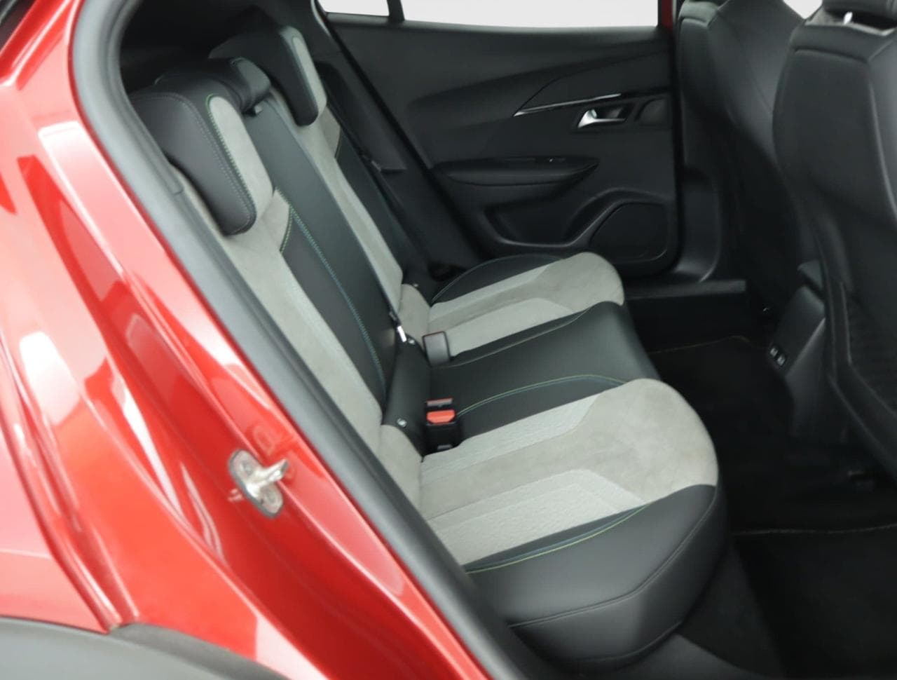 2021 Peugeot 2008 - 14