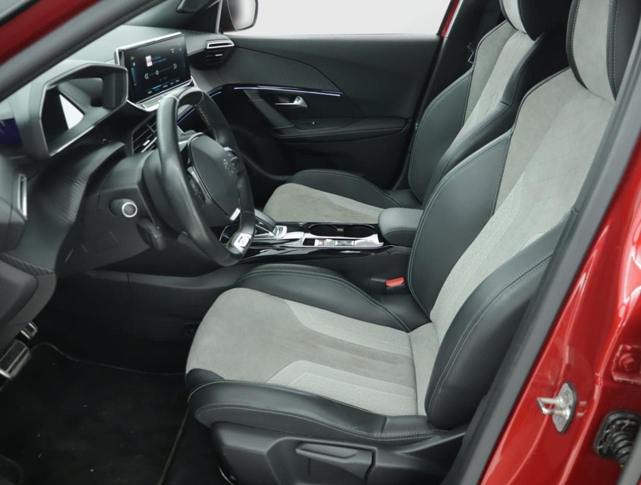 2021 Peugeot 2008 - 21