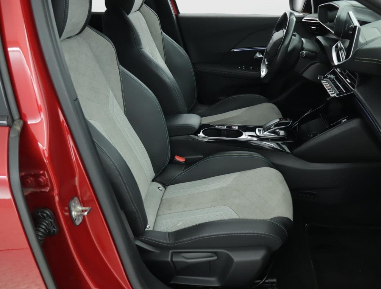 2021 Peugeot 2008 - 12