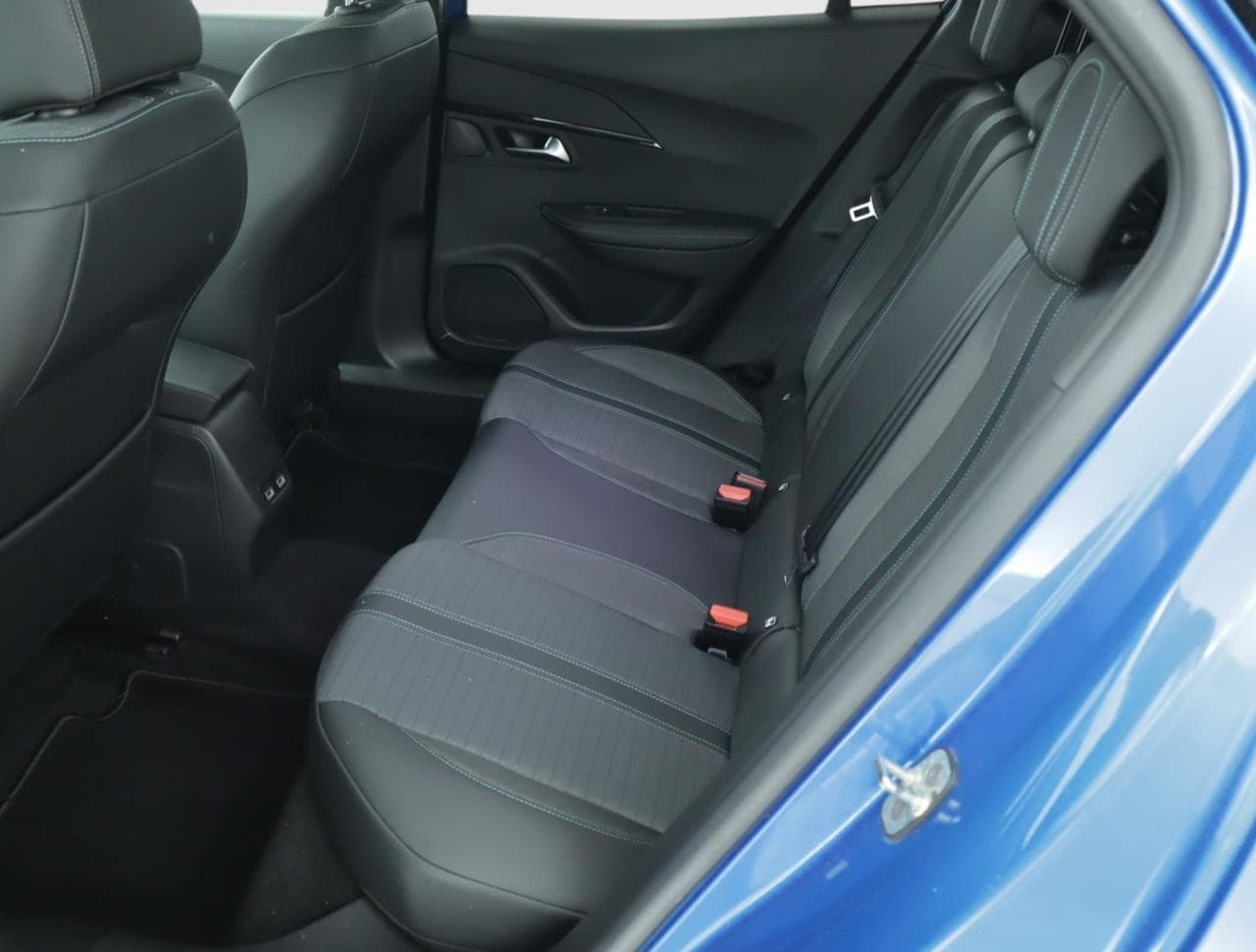 2021 Peugeot 2008 - 25