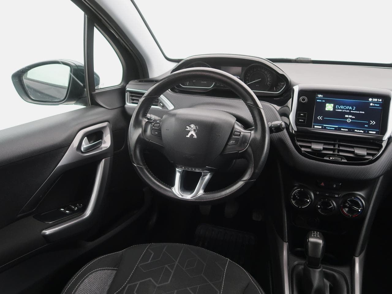 2018 Peugeot 2008 - 9