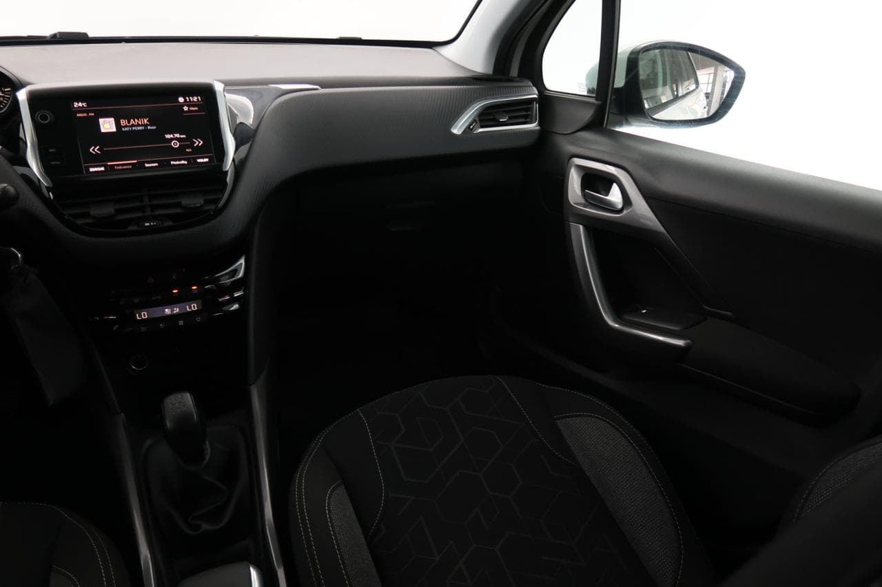 2017 Peugeot 2008 - 14