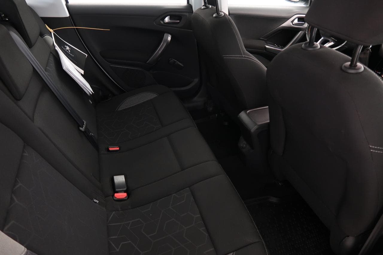 2017 Peugeot 2008 - 16