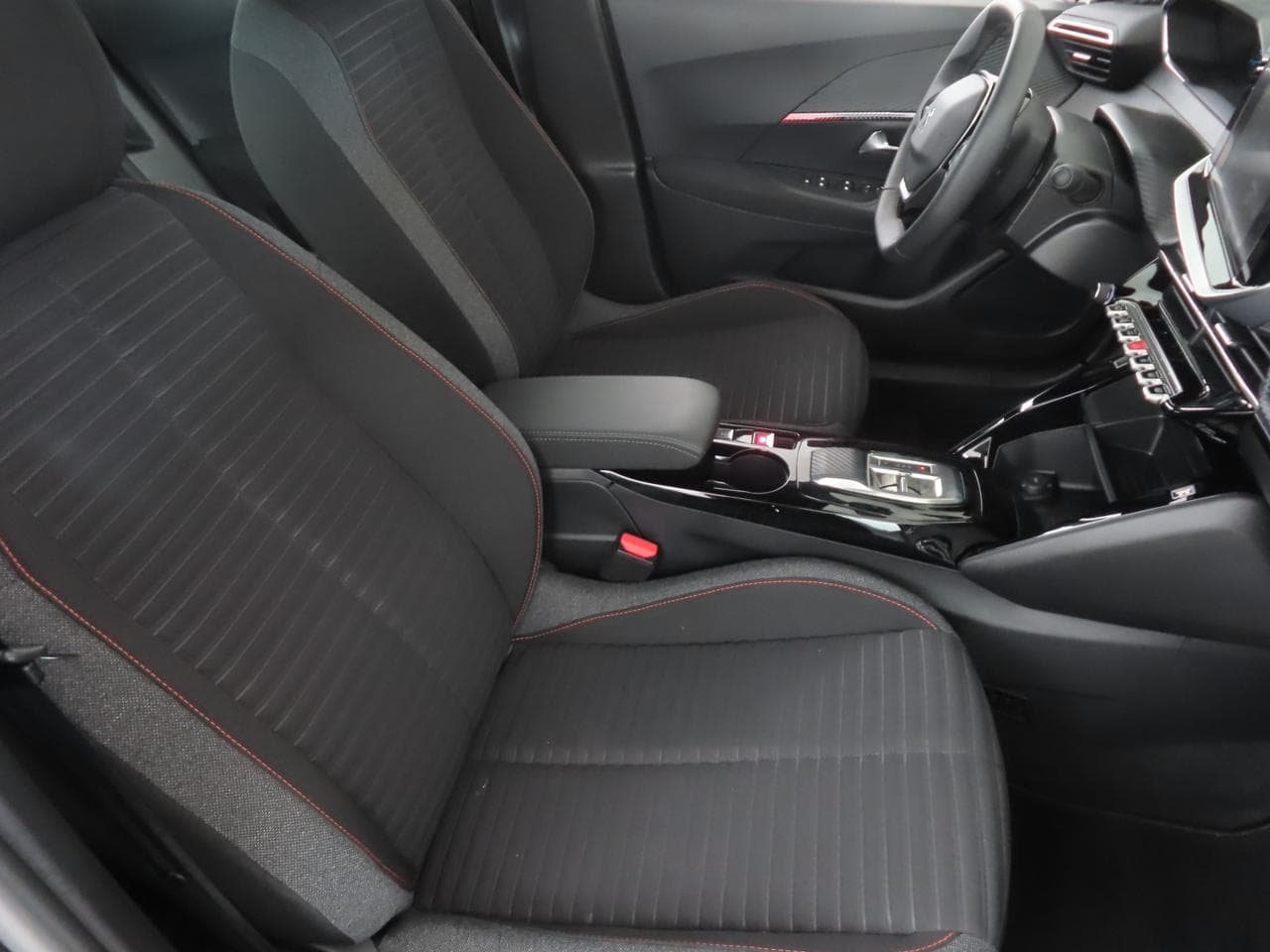 2023 Peugeot 2008 - 12