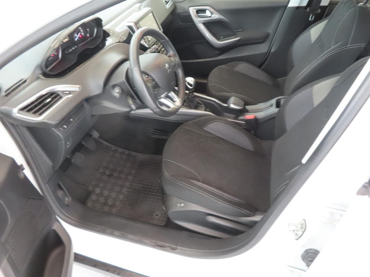 2019 Peugeot 2008 - 21