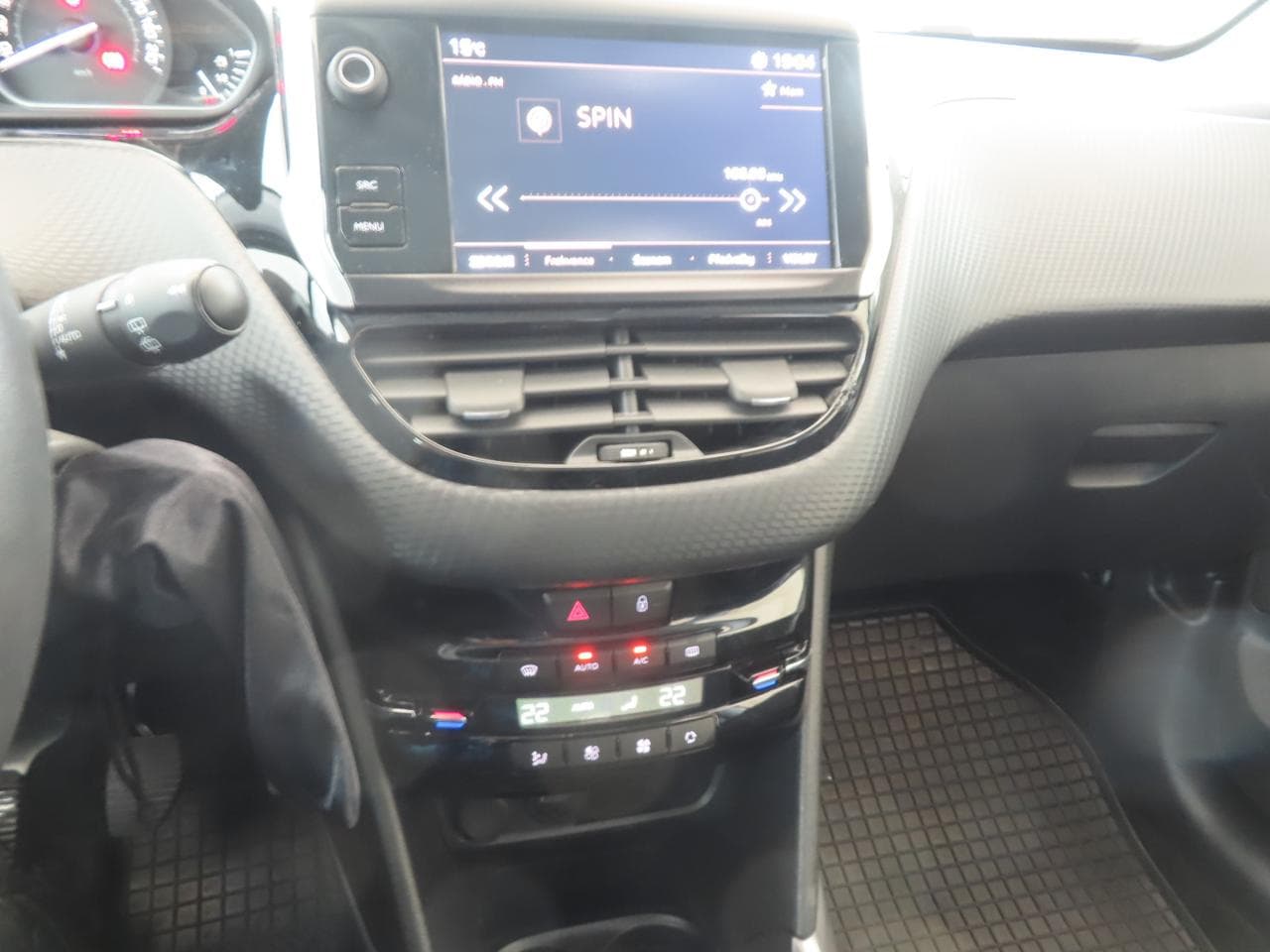 2019 Peugeot 2008 - 25