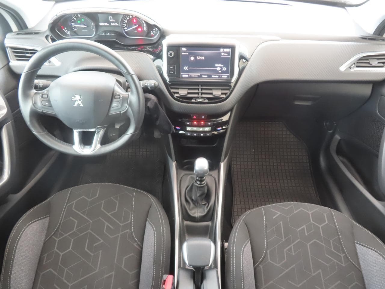 2019 Peugeot 2008 - 10