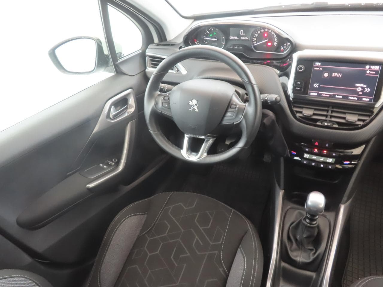 2019 Peugeot 2008 - 9