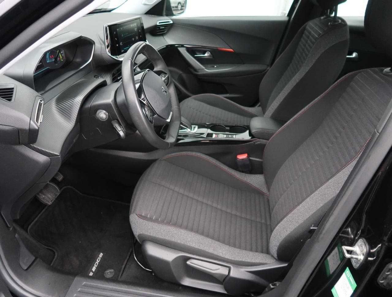 2021 Peugeot 2008 - 16