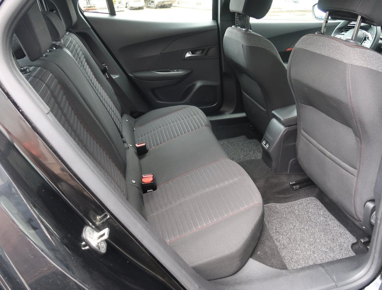2021 Peugeot 2008 - 13
