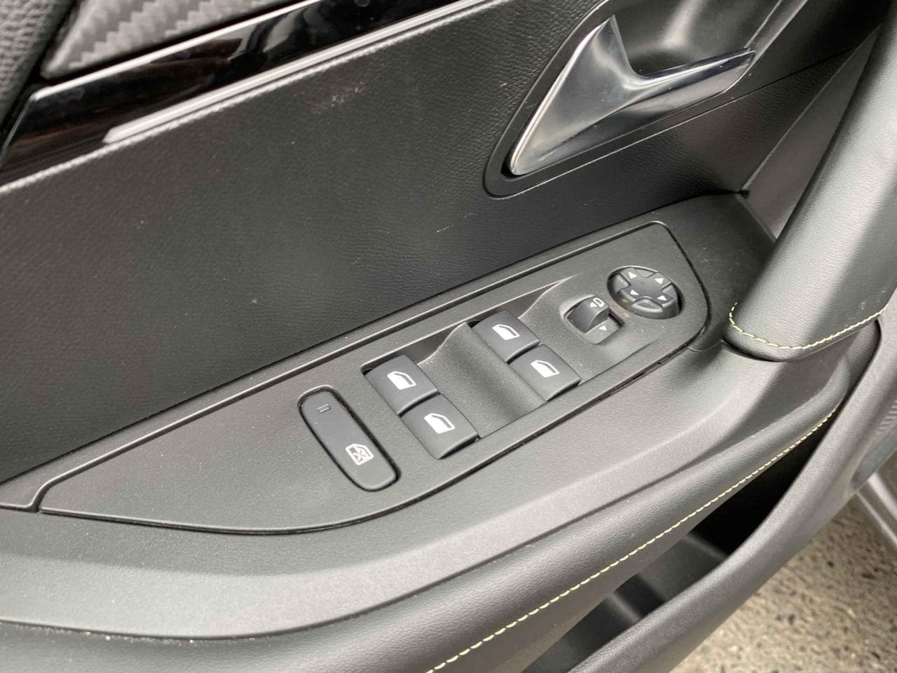 2021 Peugeot 2008 - 25