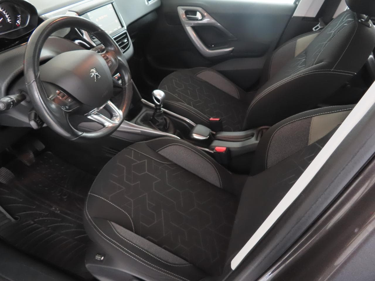 2019 Peugeot 2008 - 28