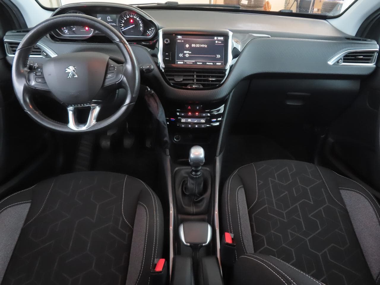 2019 Peugeot 2008 - 18