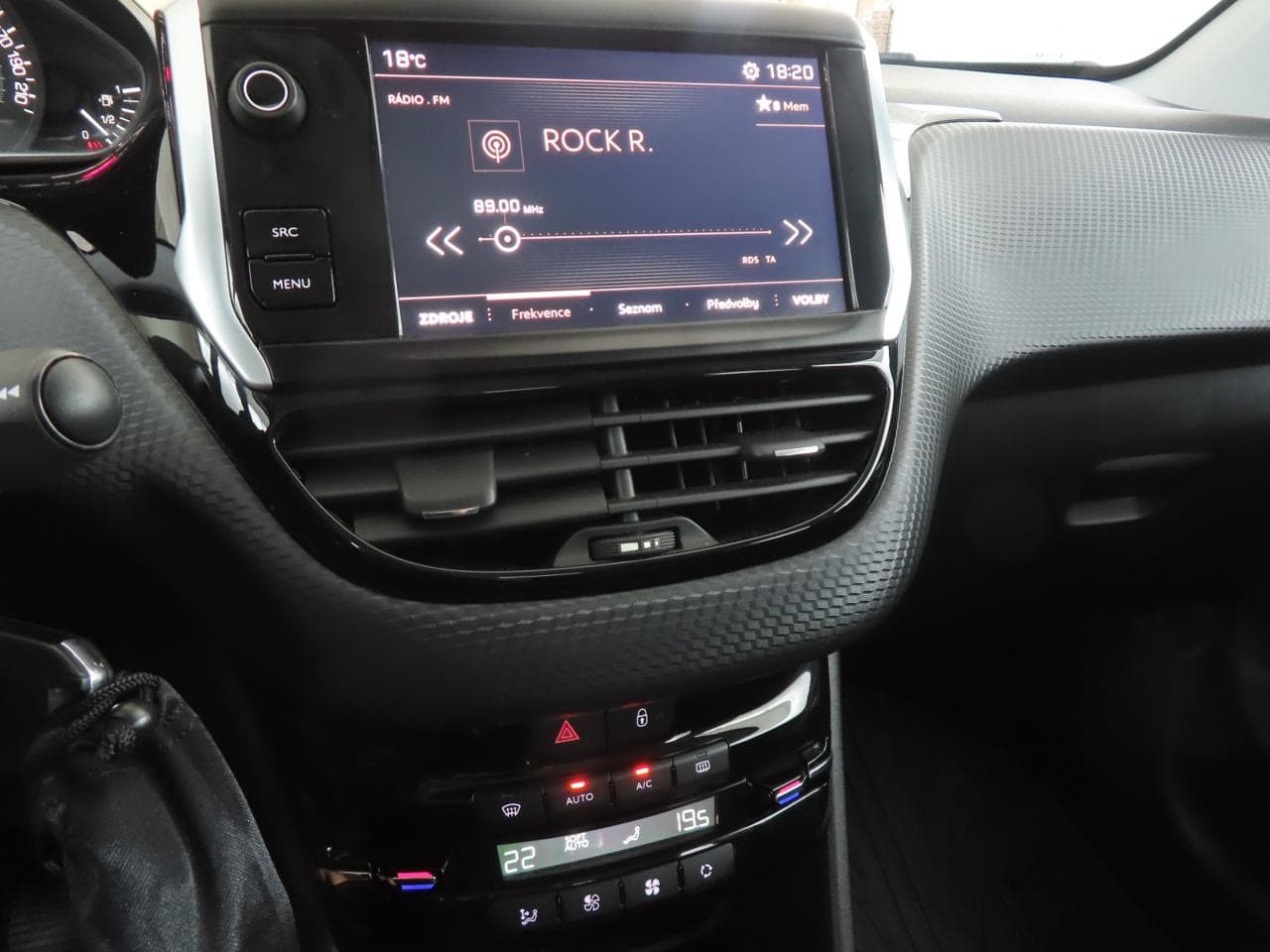 2019 Peugeot 2008 - 32