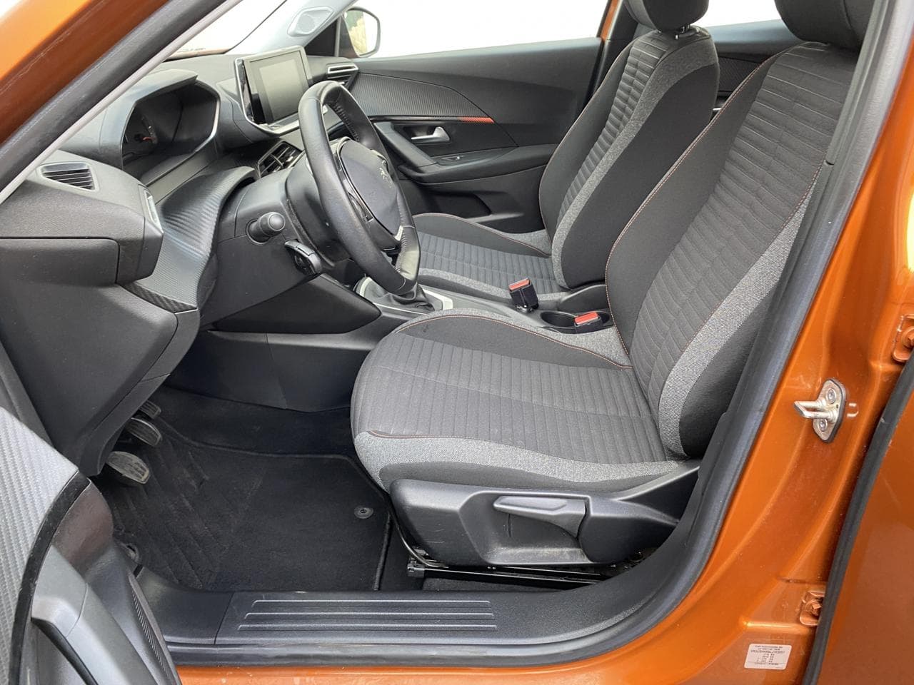 2020 Peugeot 2008 - 16