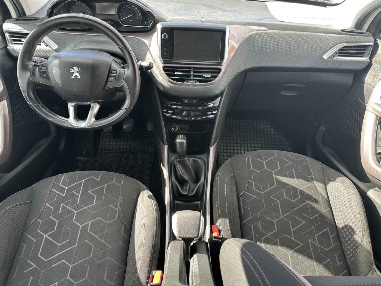 2014 Peugeot 2008 - 8