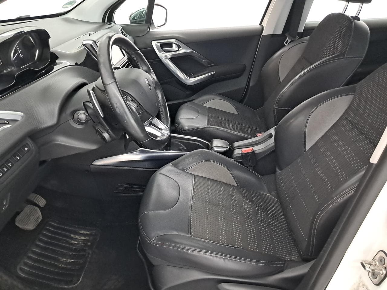 2014 Peugeot 2008 - 26