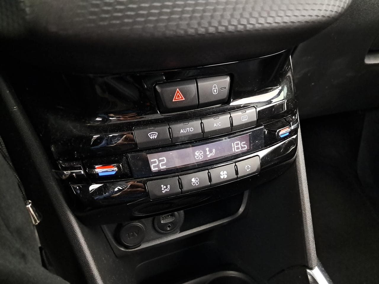 2014 Peugeot 2008 - 34