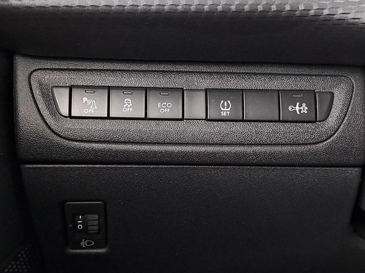 2014 Peugeot 2008 - 36