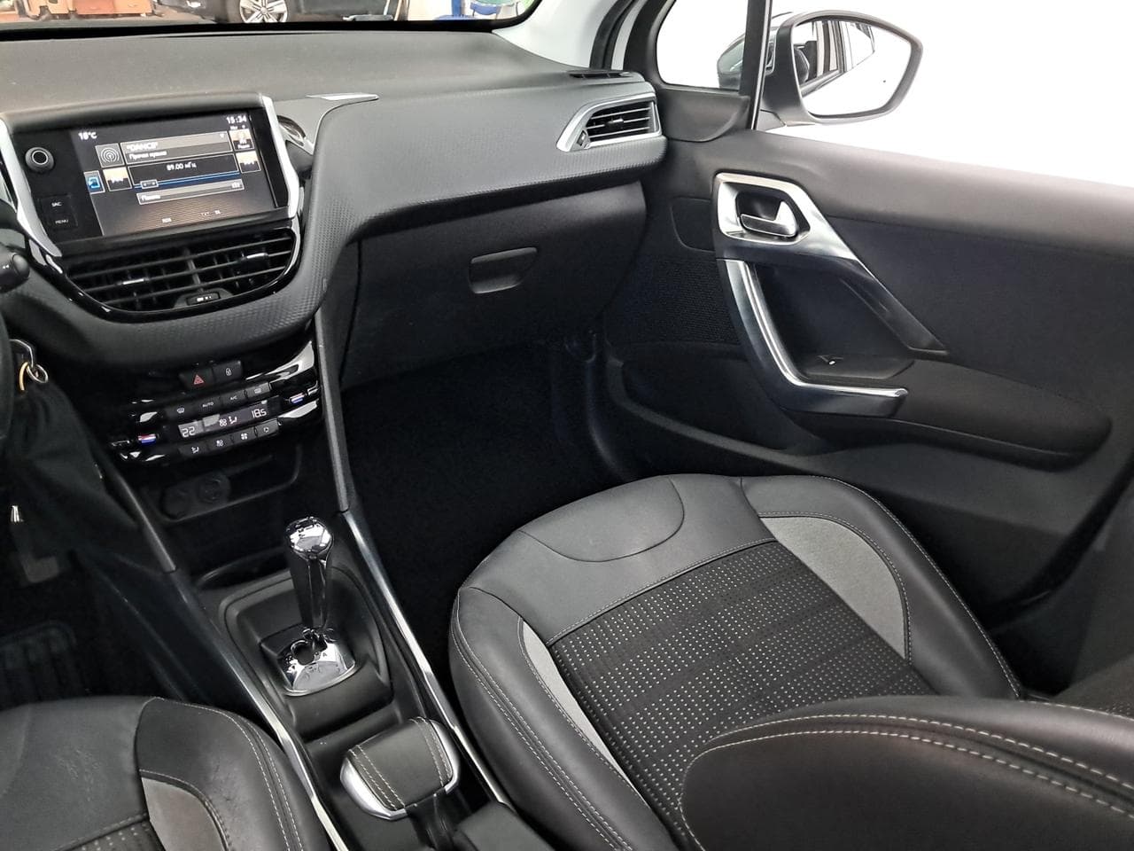 2014 Peugeot 2008 - 19