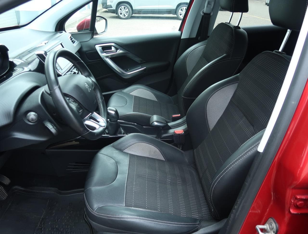 2016 Peugeot 2008 - 31